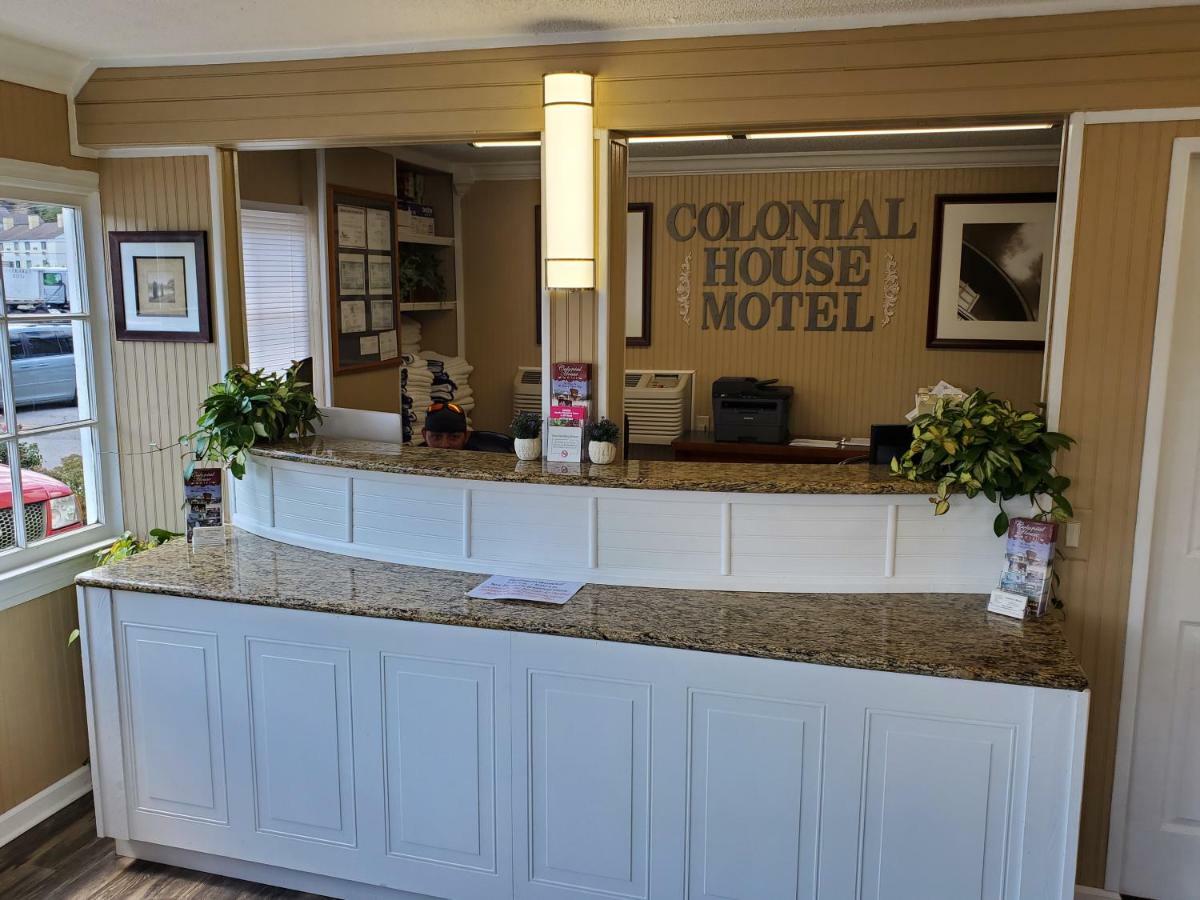 Colonial House Motel Пиджен-Фордж Экстерьер фото